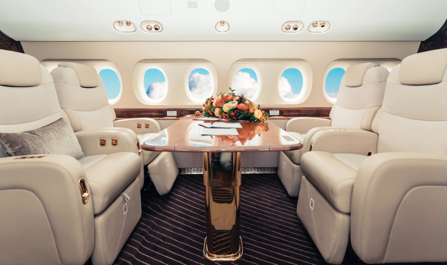 ¿Puedo Solicitar Un Jet Privado Con Espacio De Cabina Adicional Para Mayor Comodidad?