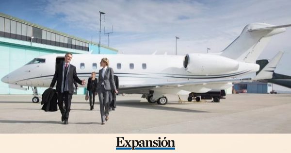 ¿Puedo Ver Los Registros De Seguridad Y Las Certificaciones Del Jet Privado?
