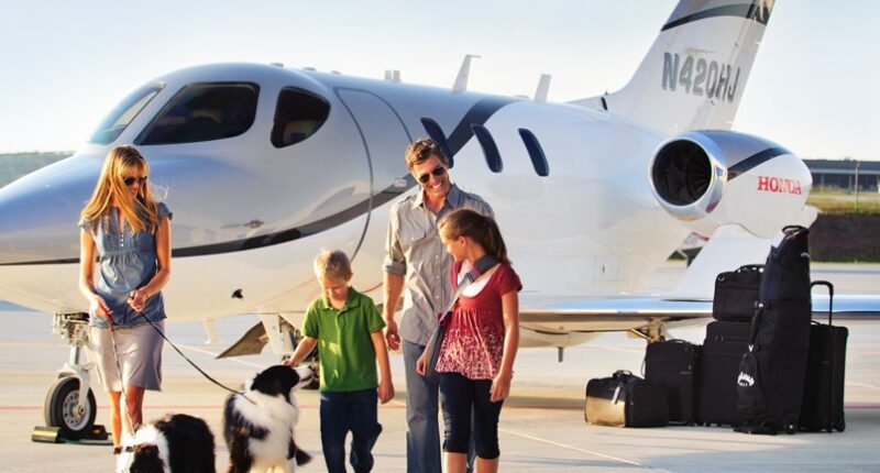 Vacaciones Con La Familia Y Los Amigos En Un Jet Privado