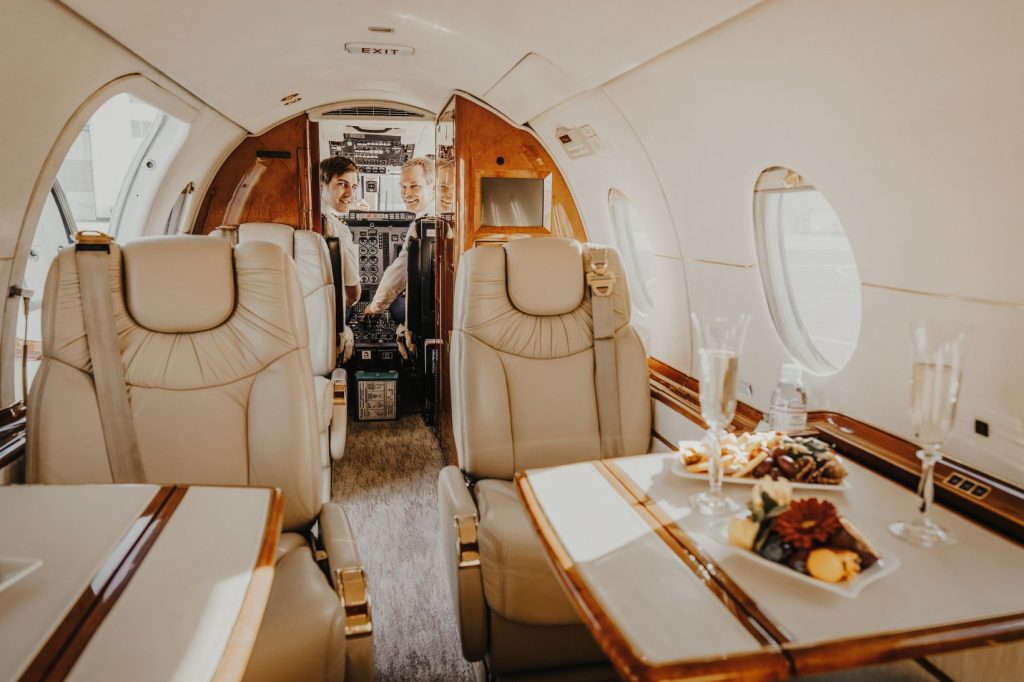 Viaje En Paz Y Discreción Alquile Un Jet Privado