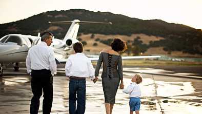 Vacaciones Con La Familia Y Los Amigos En Un Jet Privado